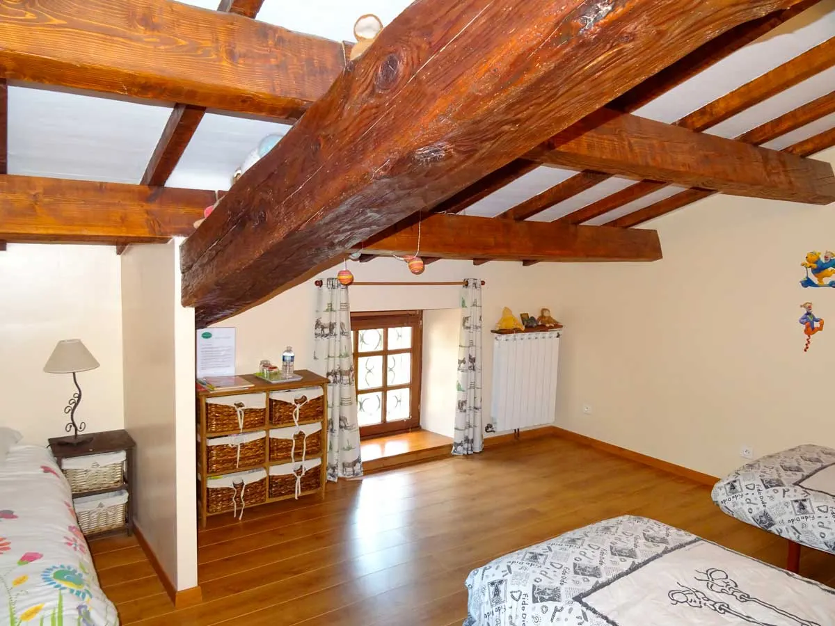 Chambre Pitchoune : chambre familiale avec 4 lits à La Frandomière